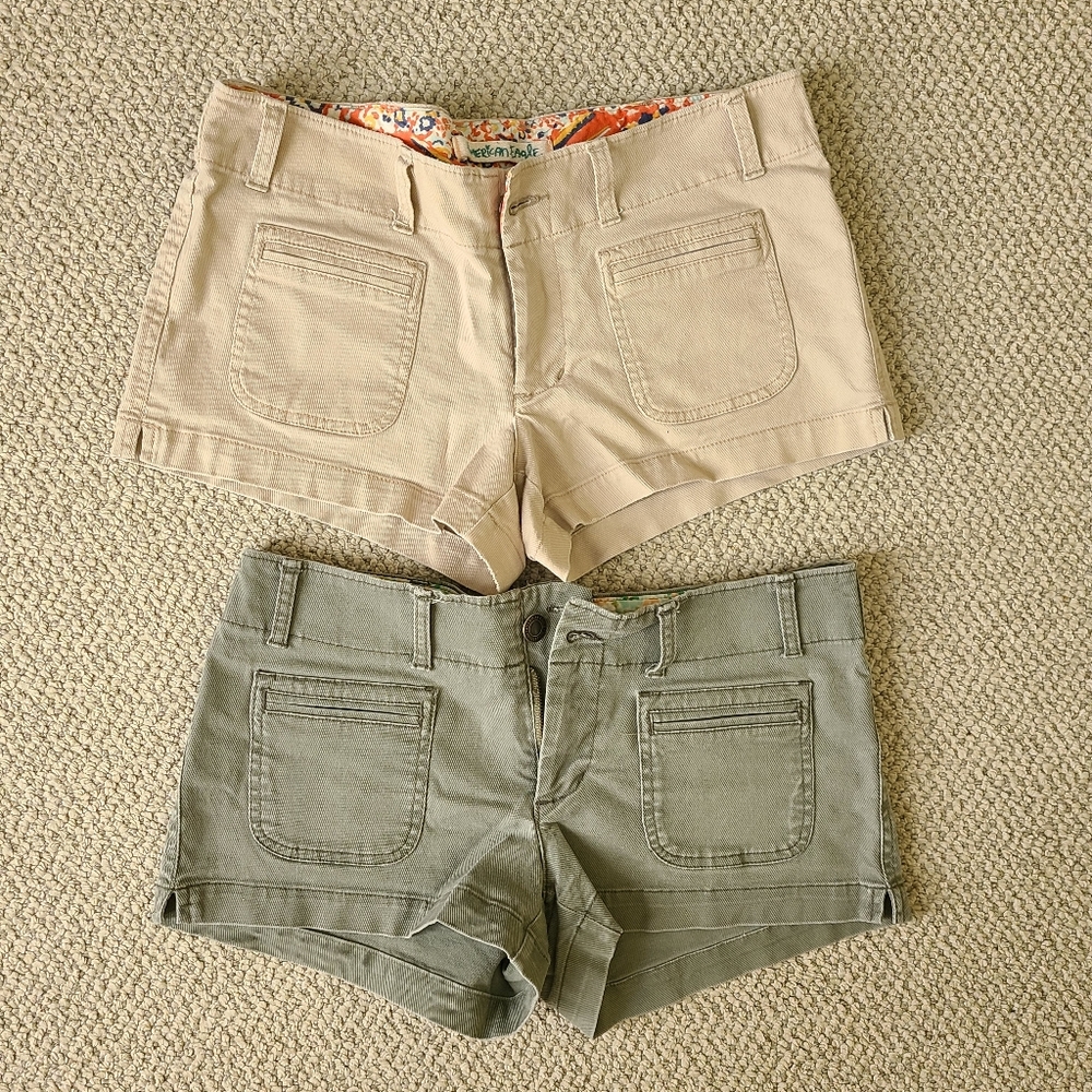 Women's Tan and Olive American Eagle Shorts